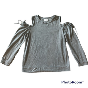 Emelia‎ Cold Shoulder Long Sleeved Shirt Size XL